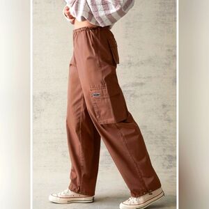 Ladies Pacsun Extreme Cargo Toggle Pants Brown Khaki Parachute Comfy Baggie Med
